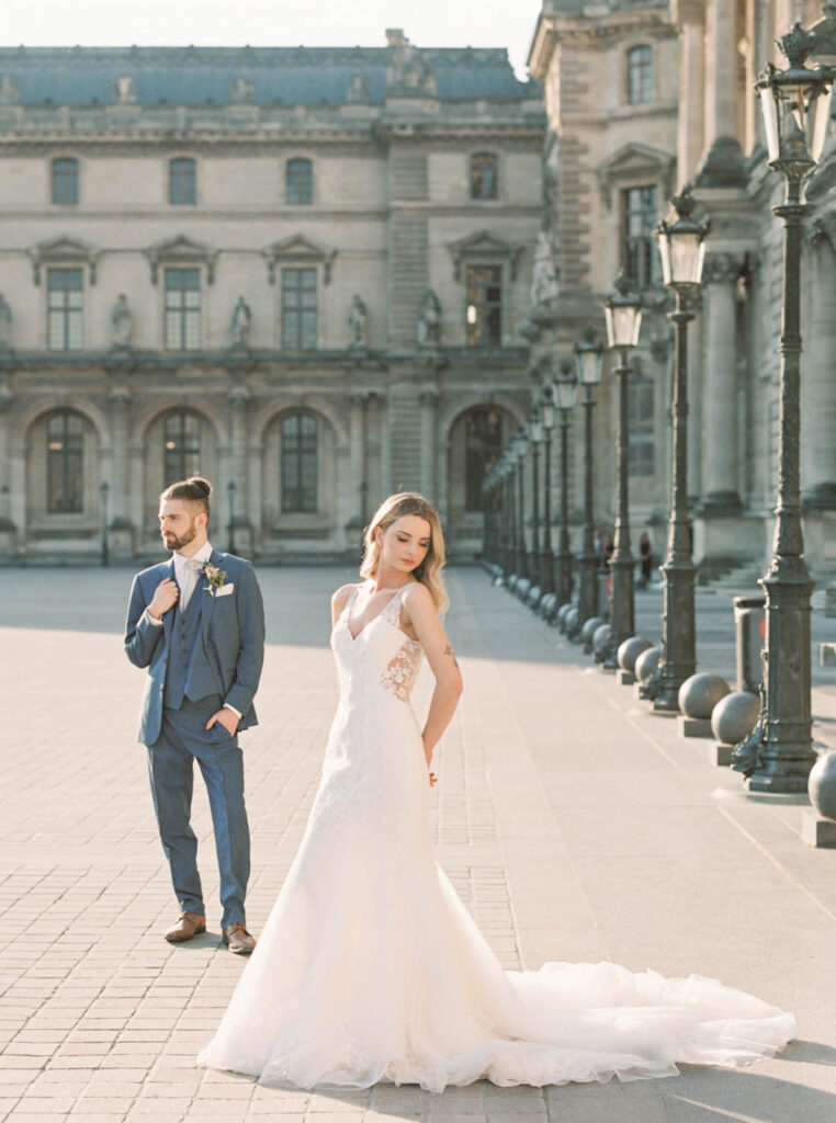 bride and groom at Louvre Paris